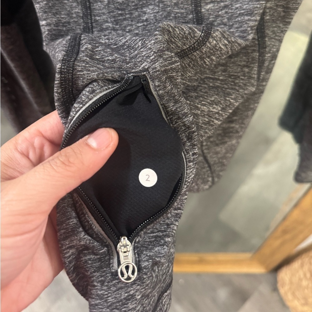 Lululemon Star Runner Long Sleeve- Grey & Black - Picture 7 of 7